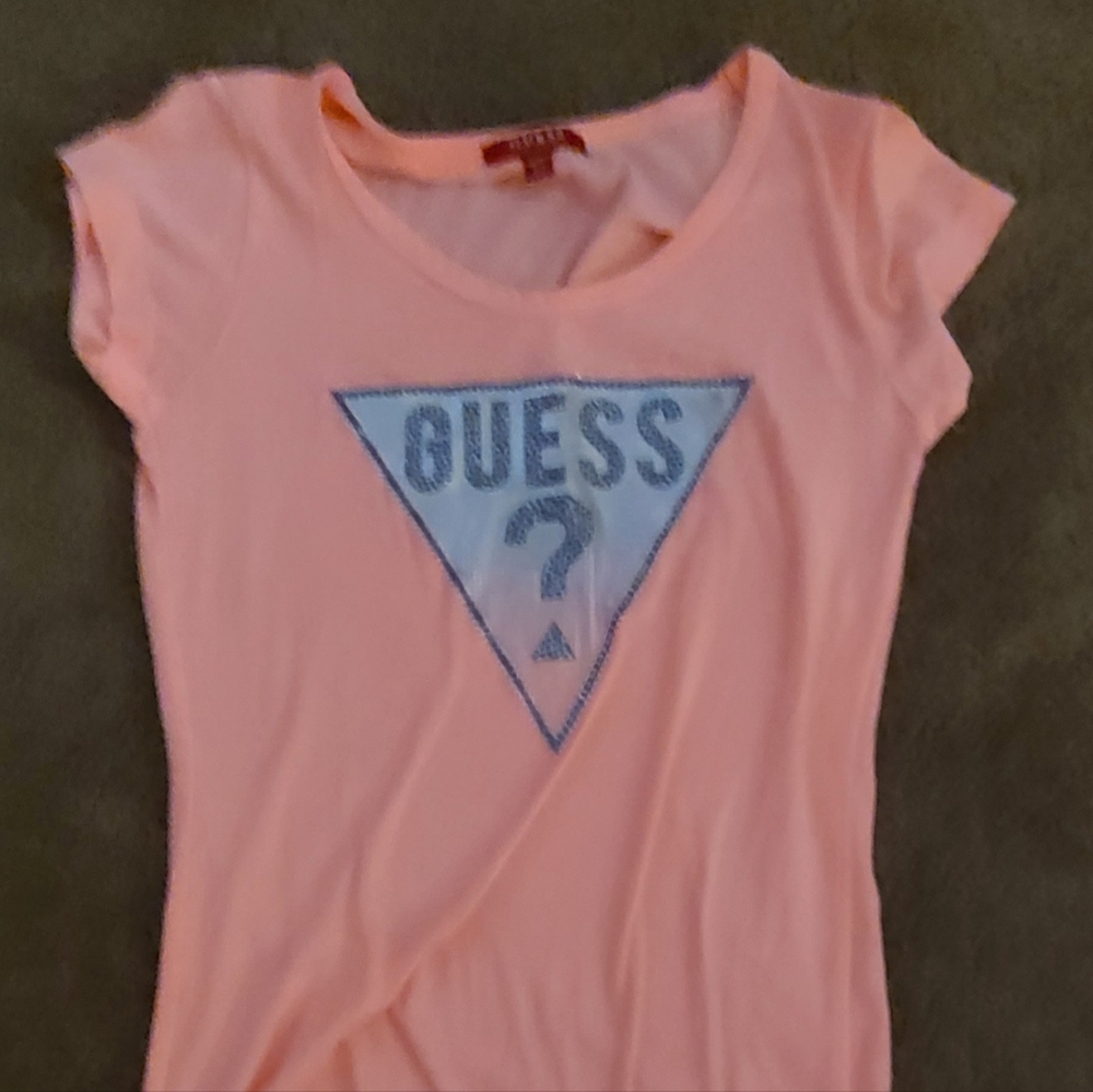 SOLD*** GUESS womans coral tshirt size small.
